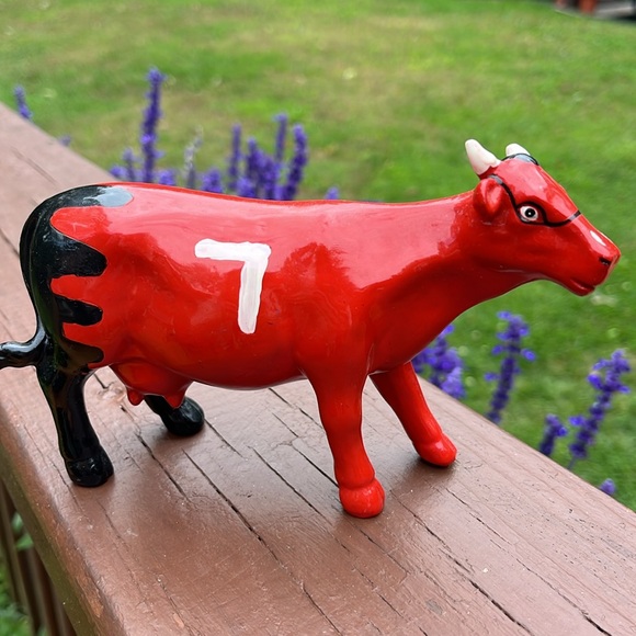 Ks Collections Red number 7 Cow Figurine - Picture 1 of 10